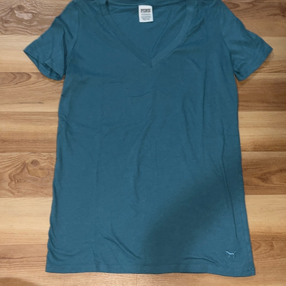 V-neck T shirt - Picture 1 of 3